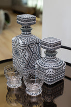 Load image into Gallery viewer, Huichol Decanter - Gris