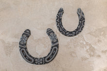 Load image into Gallery viewer, Huichol Horseshoes