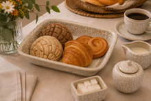 Load image into Gallery viewer, Estrella Bread Tray