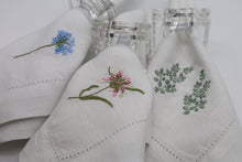 Load image into Gallery viewer, Linen Flower Napkin Set