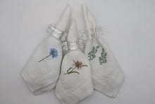 Load image into Gallery viewer, Linen Flower Napkin Set
