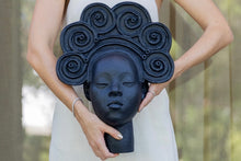 Load image into Gallery viewer, Vientos Sculpture Black
