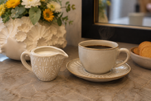 Load image into Gallery viewer, Estrella Creamer
