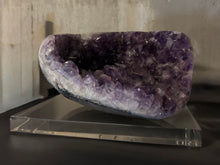 Load image into Gallery viewer, Cuarzo - Large Amethyst Acrylic

