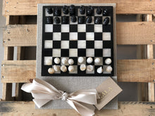 Load image into Gallery viewer, Chessboard - Blanco Negro
