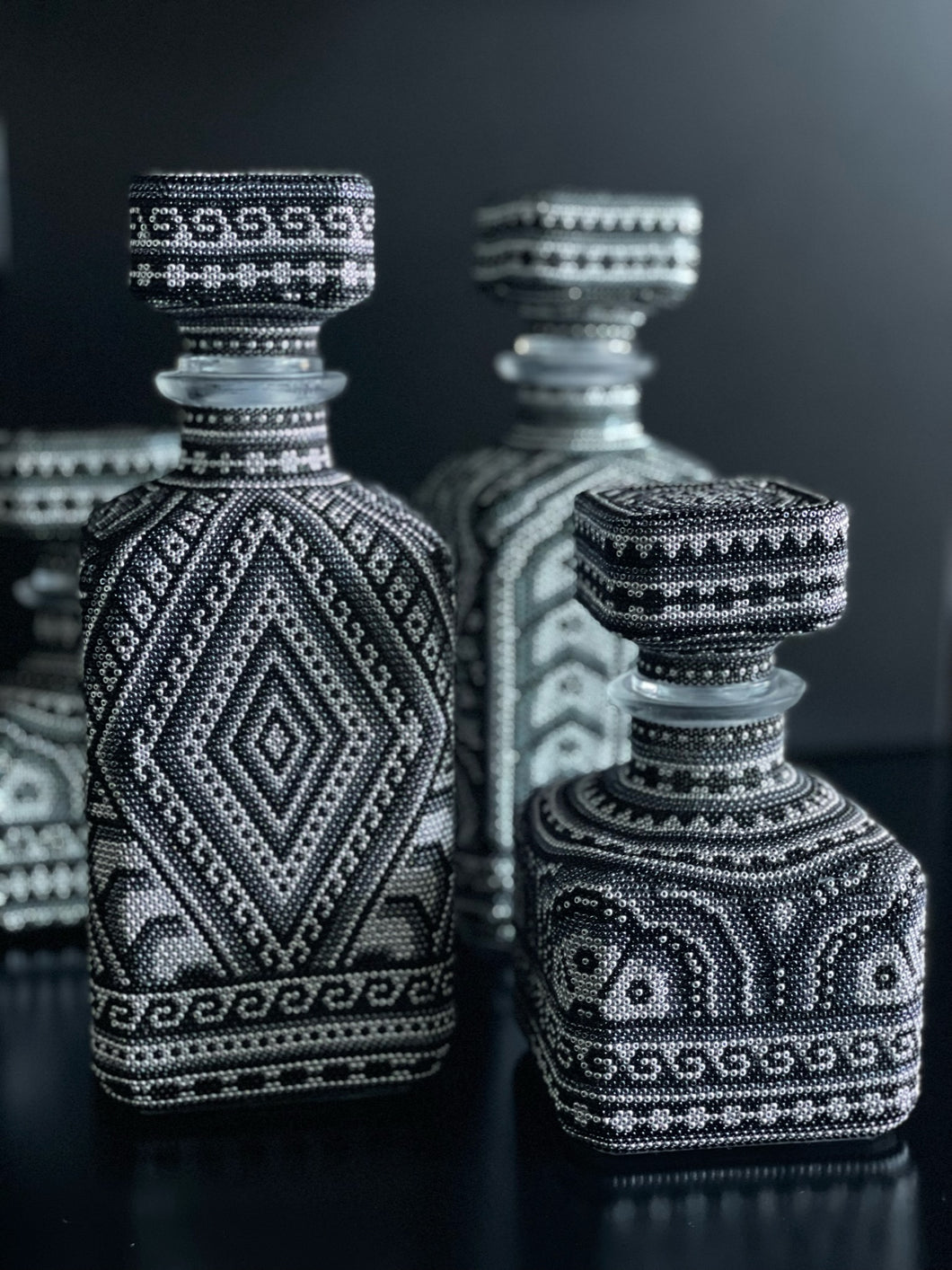 Huichol Decanter - Negro